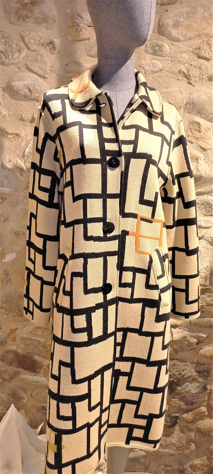 Coat Siyu K Art ivory black